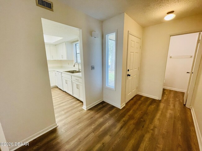Building Photo - 112 Tomoka Meadows Blvd