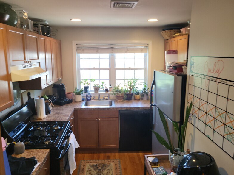 Primary Photo - 9 Cottage Plz