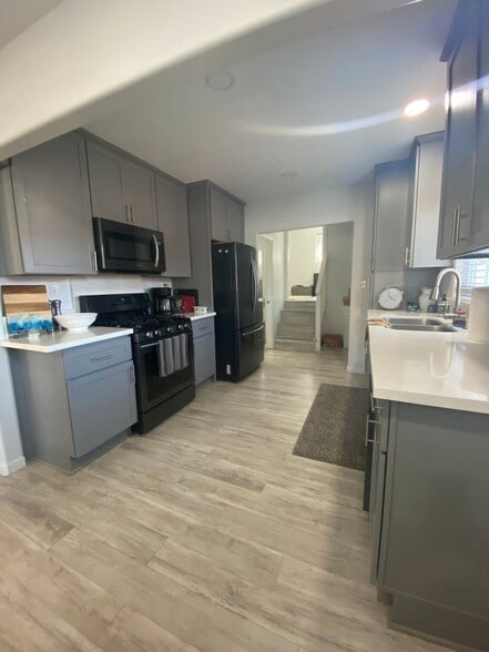 Kitchen - 9234 -9236 Winter Gardens Blvd