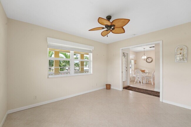 Building Photo - 1080 Mahogany Way