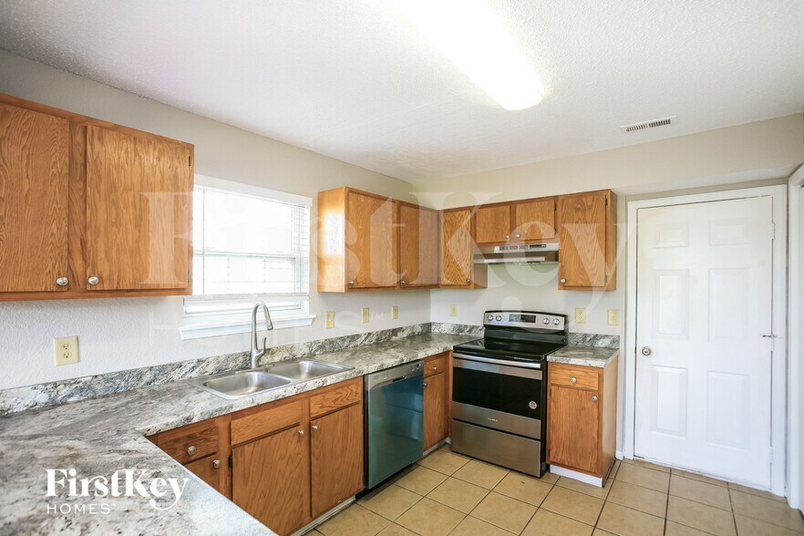 Building Photo - 5338 Cliff Ridge Dr