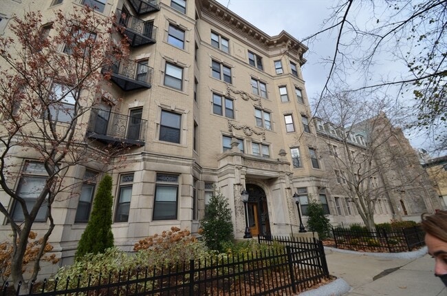 Building Photo - 1109 Boylston St