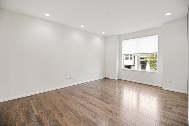 Building Photo - 4426 Monroe Ct