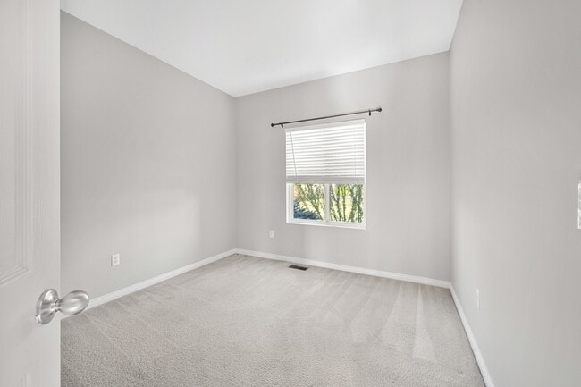 Building Photo - 1550 Cinnabar Dr