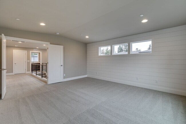 Building Photo - 10284 133rd Ct NE