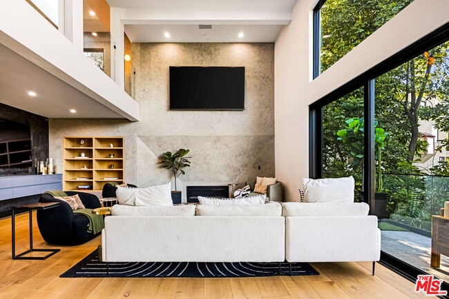Building Photo - 7317 Caverna Dr