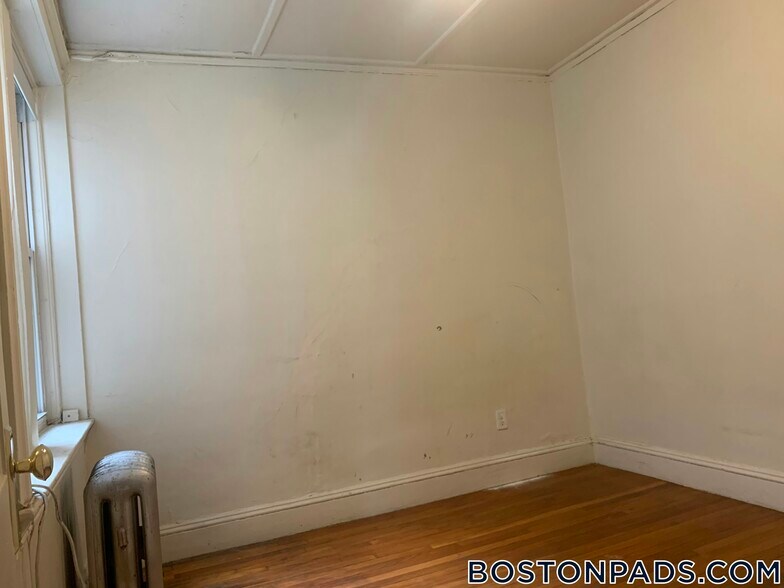 Building Photo - 1179 Boylston St