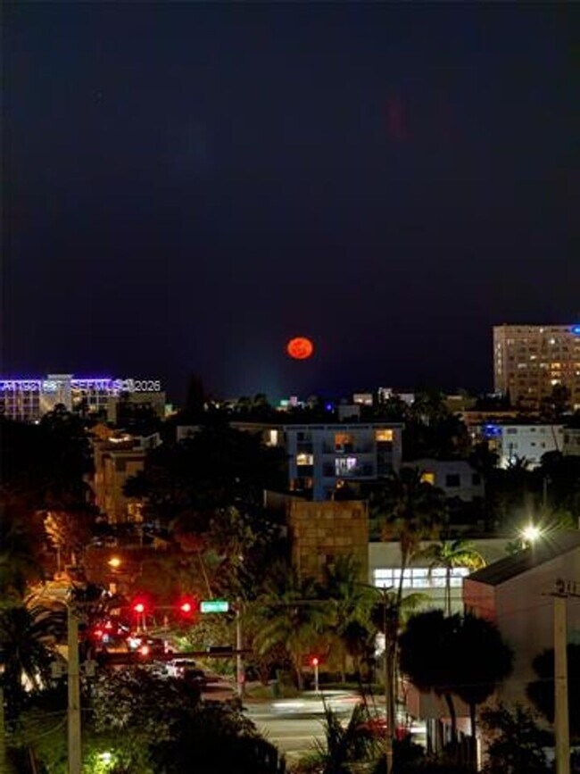 Building Photo - 1000 West Ave