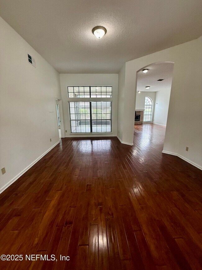 Building Photo - 13056 Clearbrook Ct