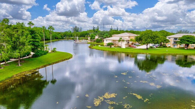 Building Photo - 600 Crestwood Ct N