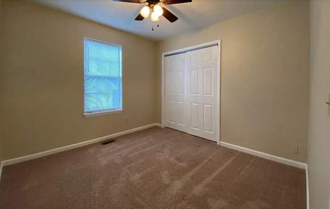 Building Photo - Charming Cul-de-Sac Retreat with Spacious Living & Private Backyard in Columbia, SC
