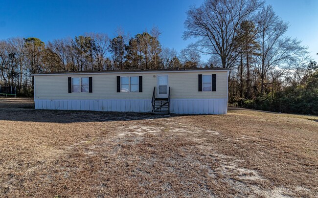 Building Photo - Renovated Mobile Home in Pikeville - 3 BR ...