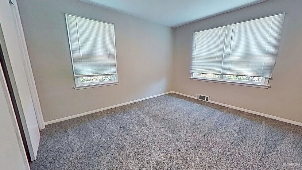 Building Photo - 105 Racill Ct