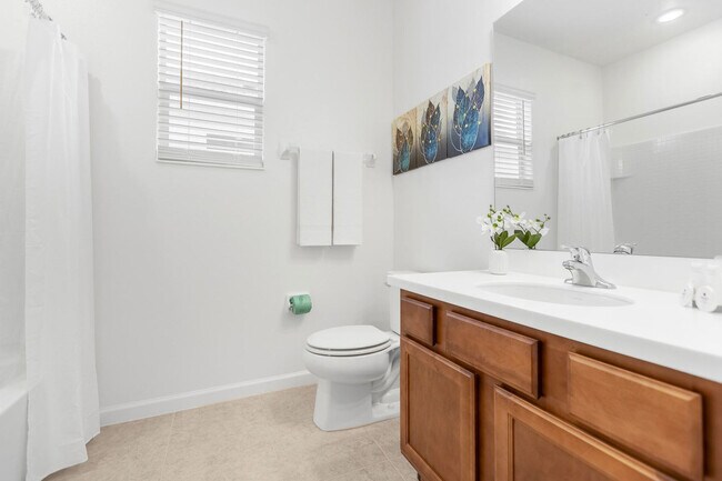 Building Photo - 221 Ballo Dr