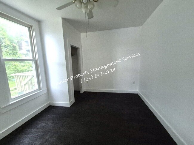 Building Photo - 1317 6th Ave