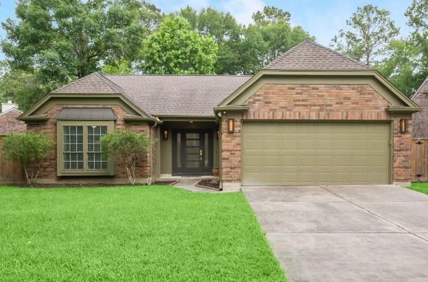 Primary Photo - 6 E Stony Bridge Cir
