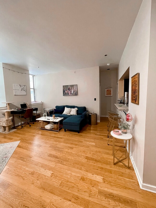 Building Photo - 234 N Broadway