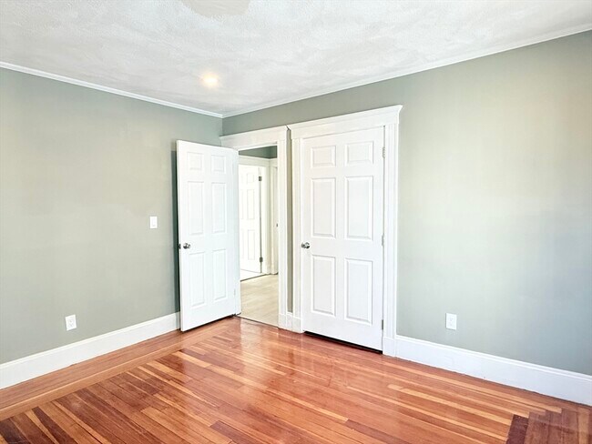 Building Photo - 21 High St