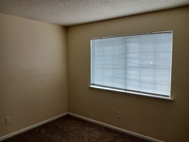 Building Photo - 400 Mokelumne Dr