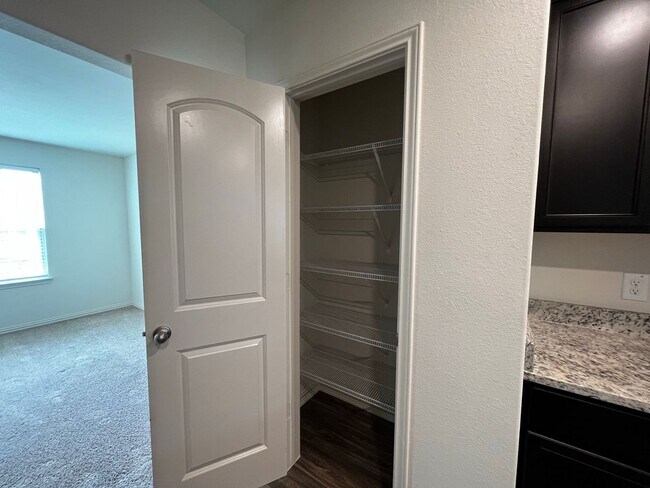 Building Photo - 7326 Anchor Cyn