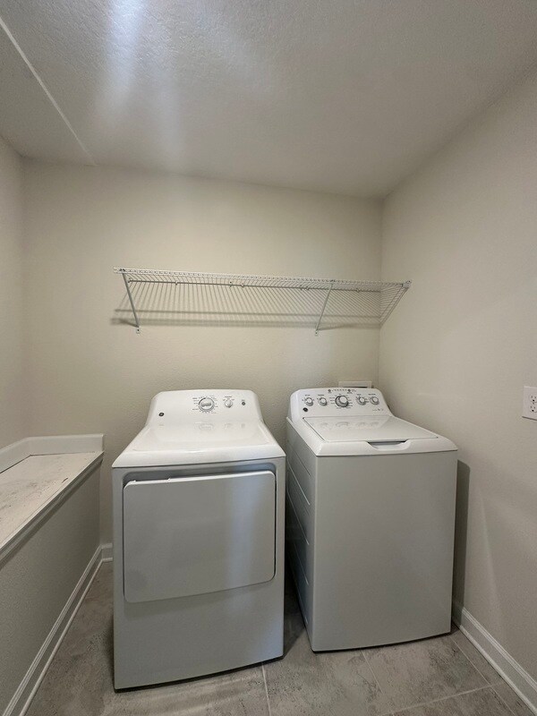 Building Photo - 1616 Oak Blossom Dr