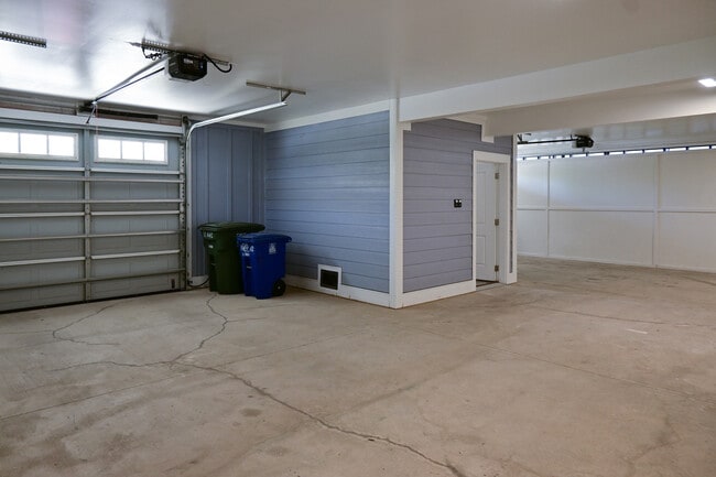 Building Photo - 1013 Marsh Vw Dr