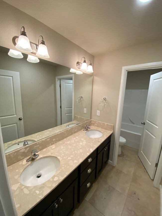 Building Photo - 3344 Juno Ct NE