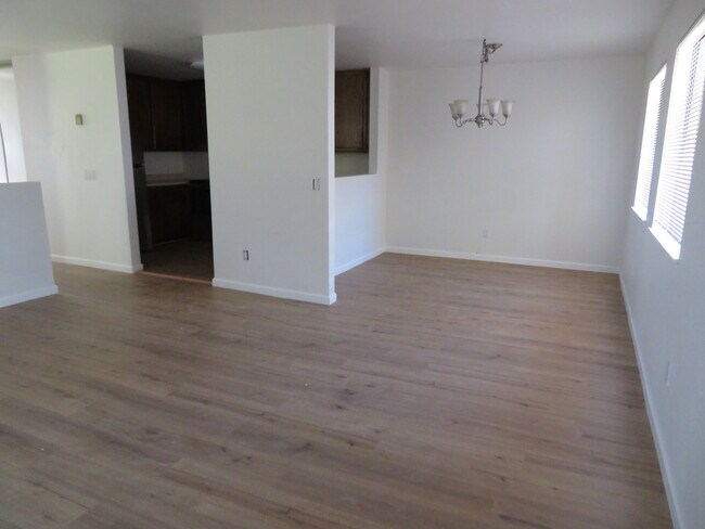 Building Photo - 3407 Mission Dr