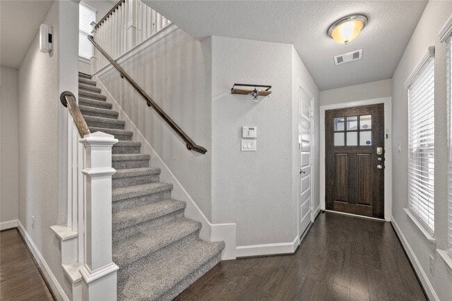 Building Photo - 11915 Oakmont Valley Trace