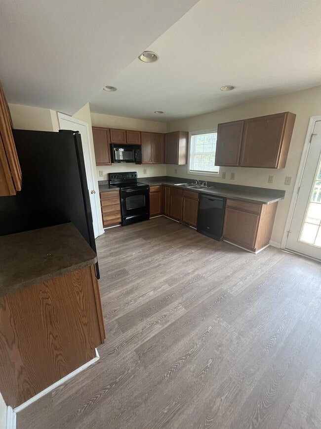 Building Photo - 118 Myatt Ct