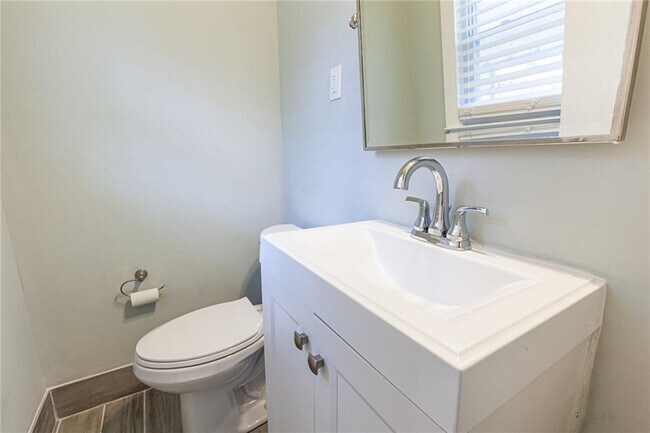 Building Photo - 2971 Stratford Arms Dr