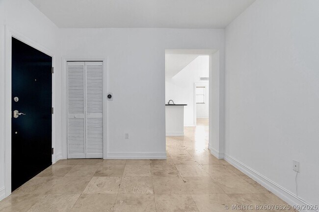 Building Photo - 1650 Galiano St