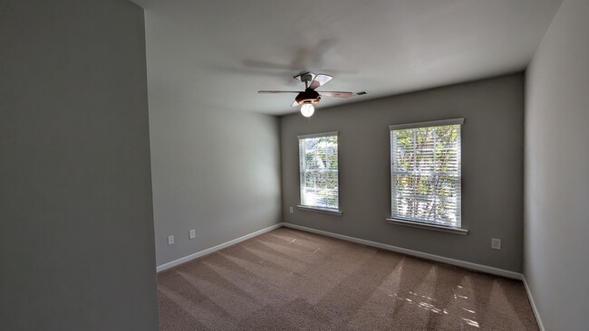 Building Photo - Stunning 7 Bedroom House with a Loft and Updated Kitchen in Harrisburg