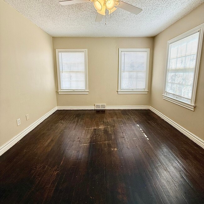 Building Photo - 2422 30th St