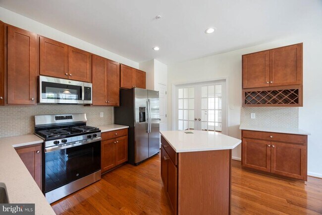 Building Photo - 616 Warbler Walk
