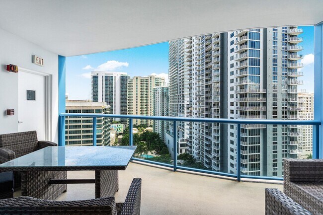 Building Photo - 333 Las Olas Way