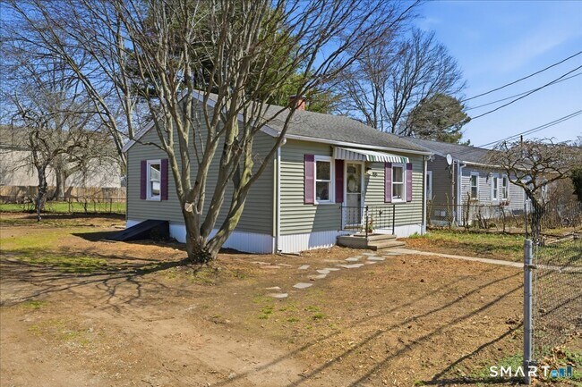 Building Photo - 106 Midway Oval