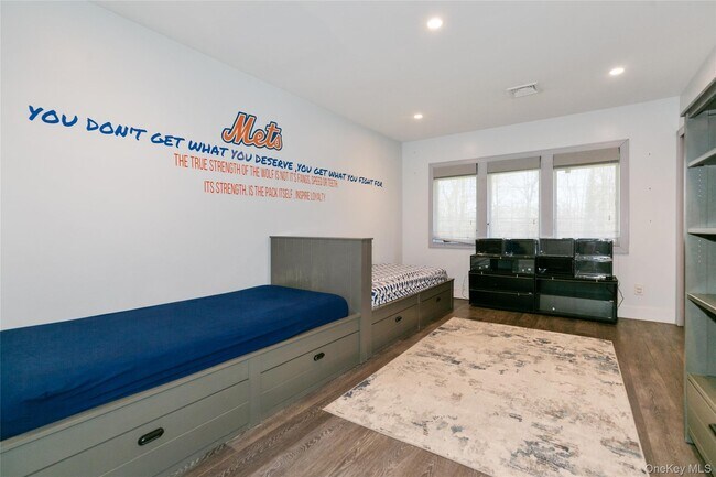 Building Photo - 22 Olive St