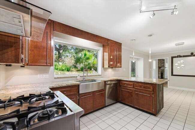 Building Photo - 602 Middlebrooks Cir