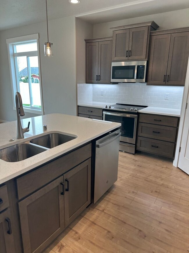 Building Photo - Alderbrook Homes, New Construction, XL Home for Rent!