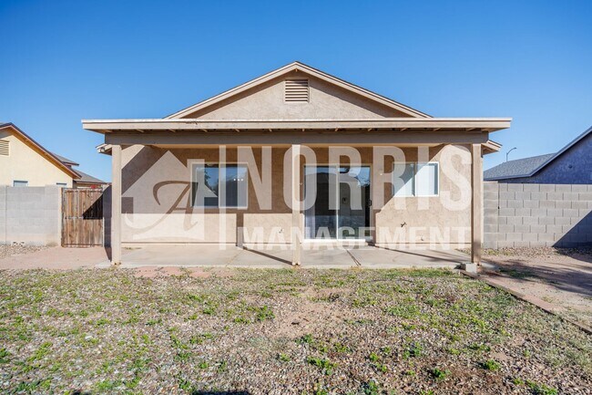 Building Photo - Freshly Updated Home with NO HOA