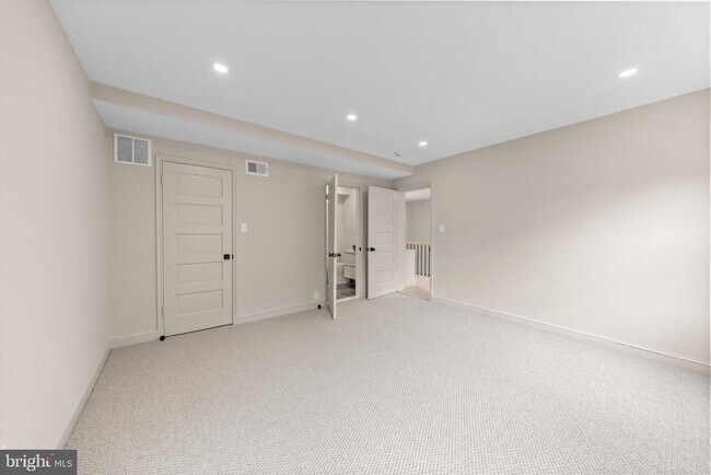 Building Photo - 1525 35th St NW