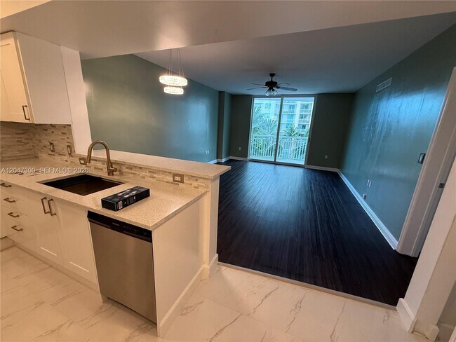 Building Photo - 1745 E Hallandale Beach Blvd