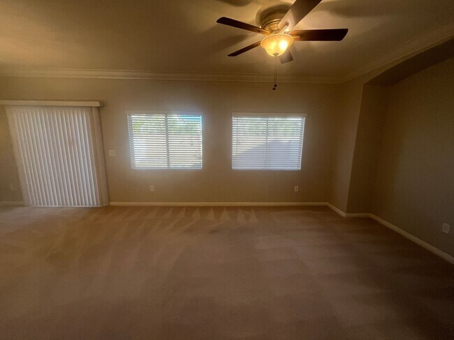 Building Photo - 3 Bedroom Townhome - Centennial Hills