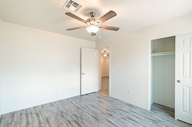 Building Photo - 615 S Santa Rita Ave