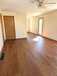Building Photo - 1 Frankie Ln