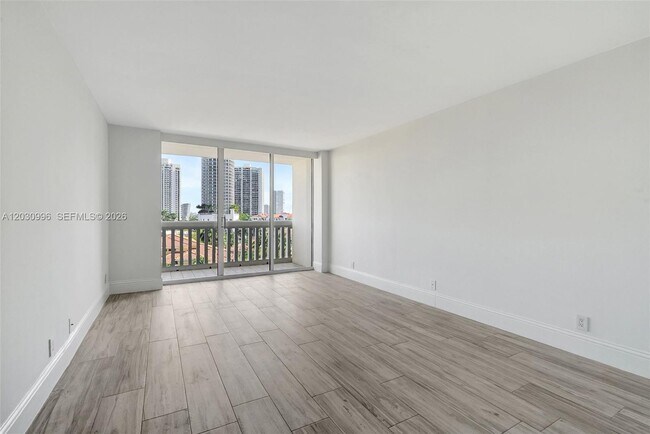 Building Photo - 1000 W Island Blvd