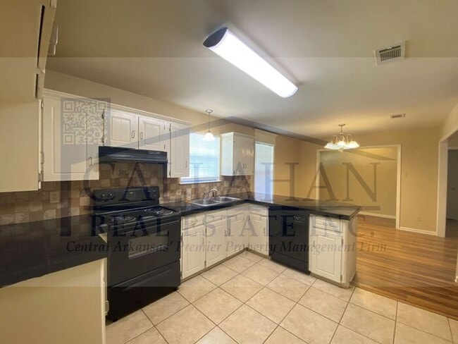 Building Photo - Jacksonville 4 Bedroom Home