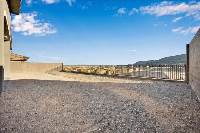 Building Photo - 11079 Rolling Vista Dr