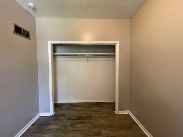 Building Photo - 504 W Navarre St